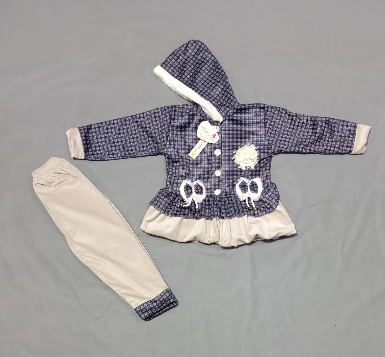 Baby girl hotsell winter dress design