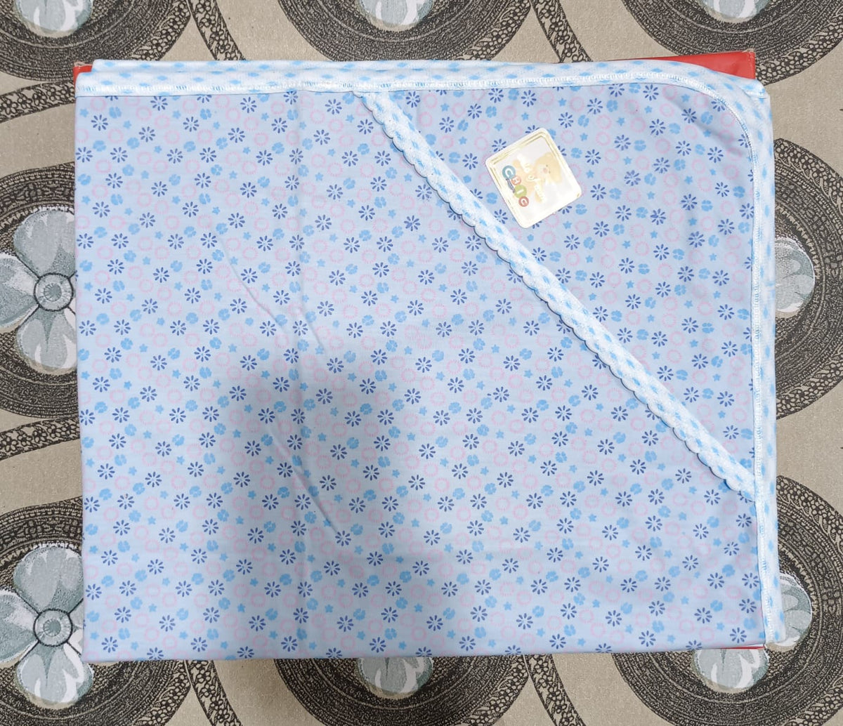 Baby Printed Hooded Wrapping Shawl For New Born Babies In Blended Stuff main image 0